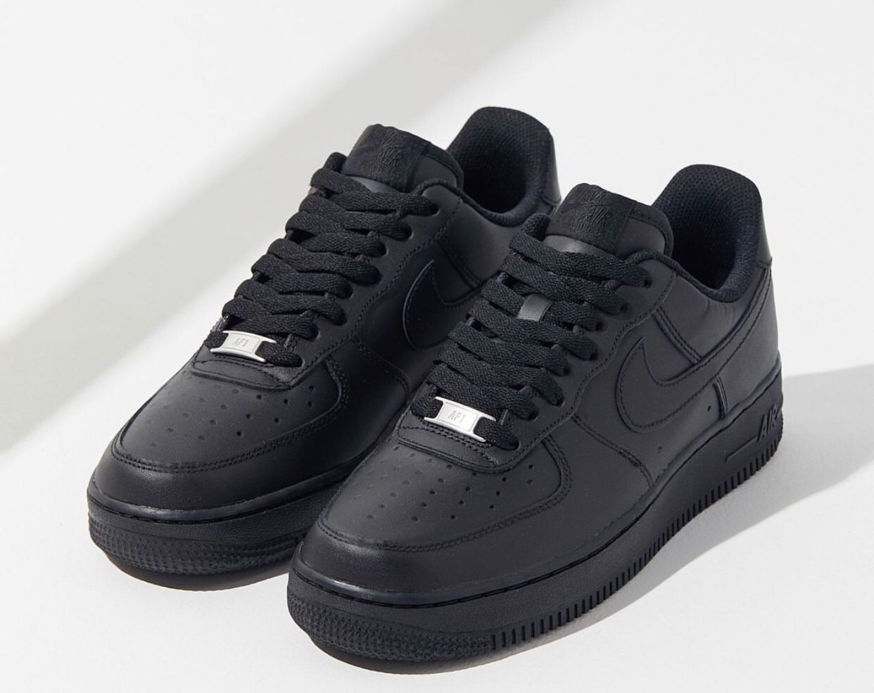 AIR FORCE 1 ALL BLACK