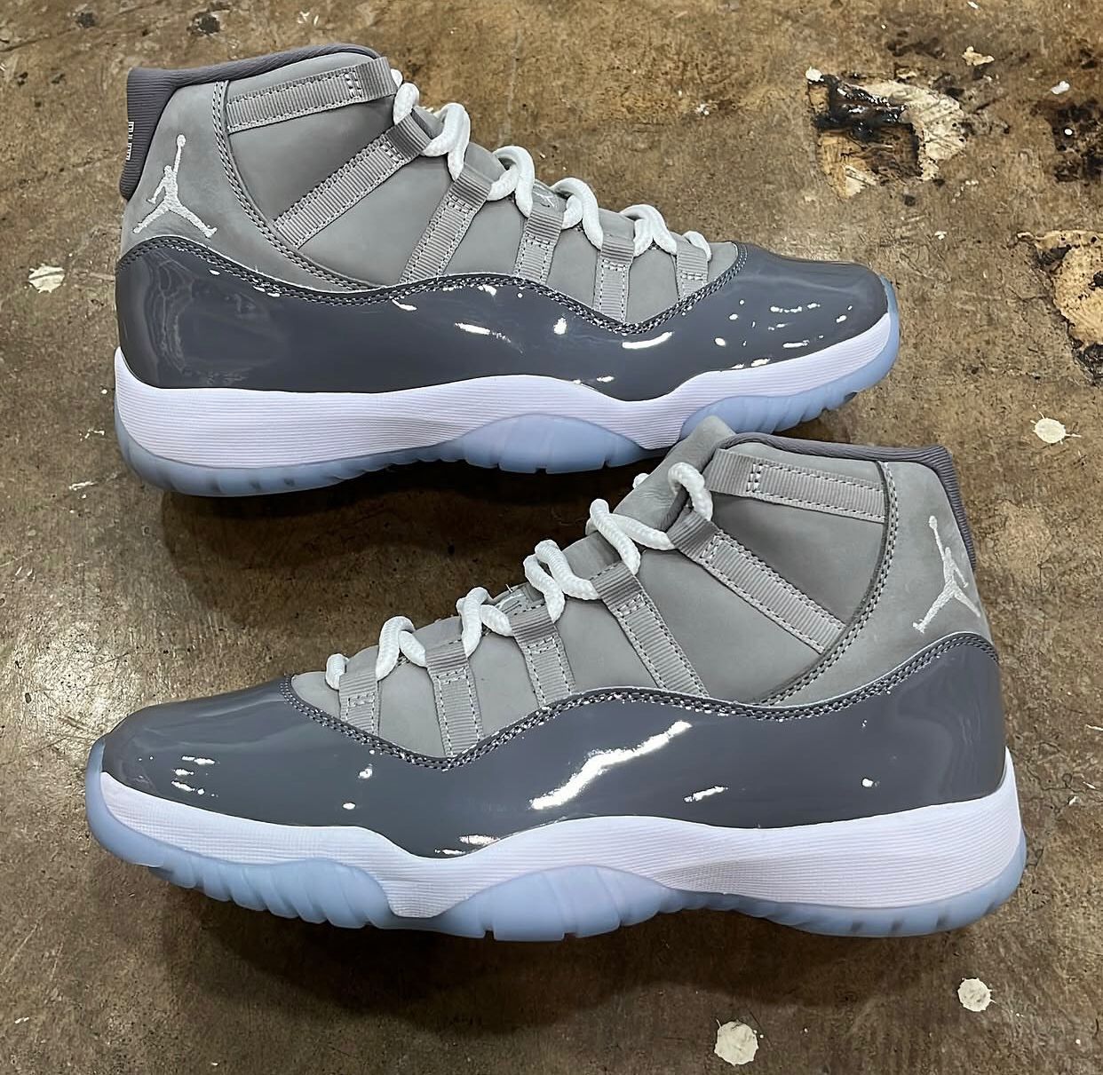JORDAN 11 GREY