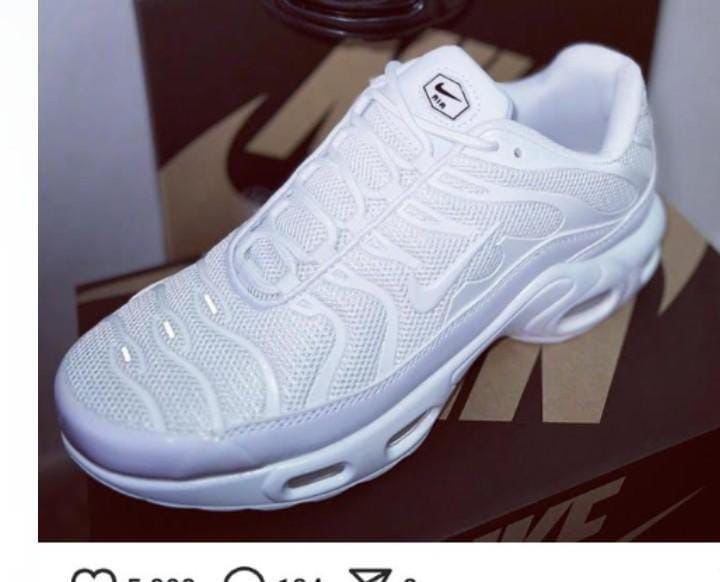 Nike TUNNED  blanca entera